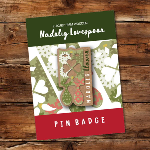 Nadolig Lovespoons Pin Badge